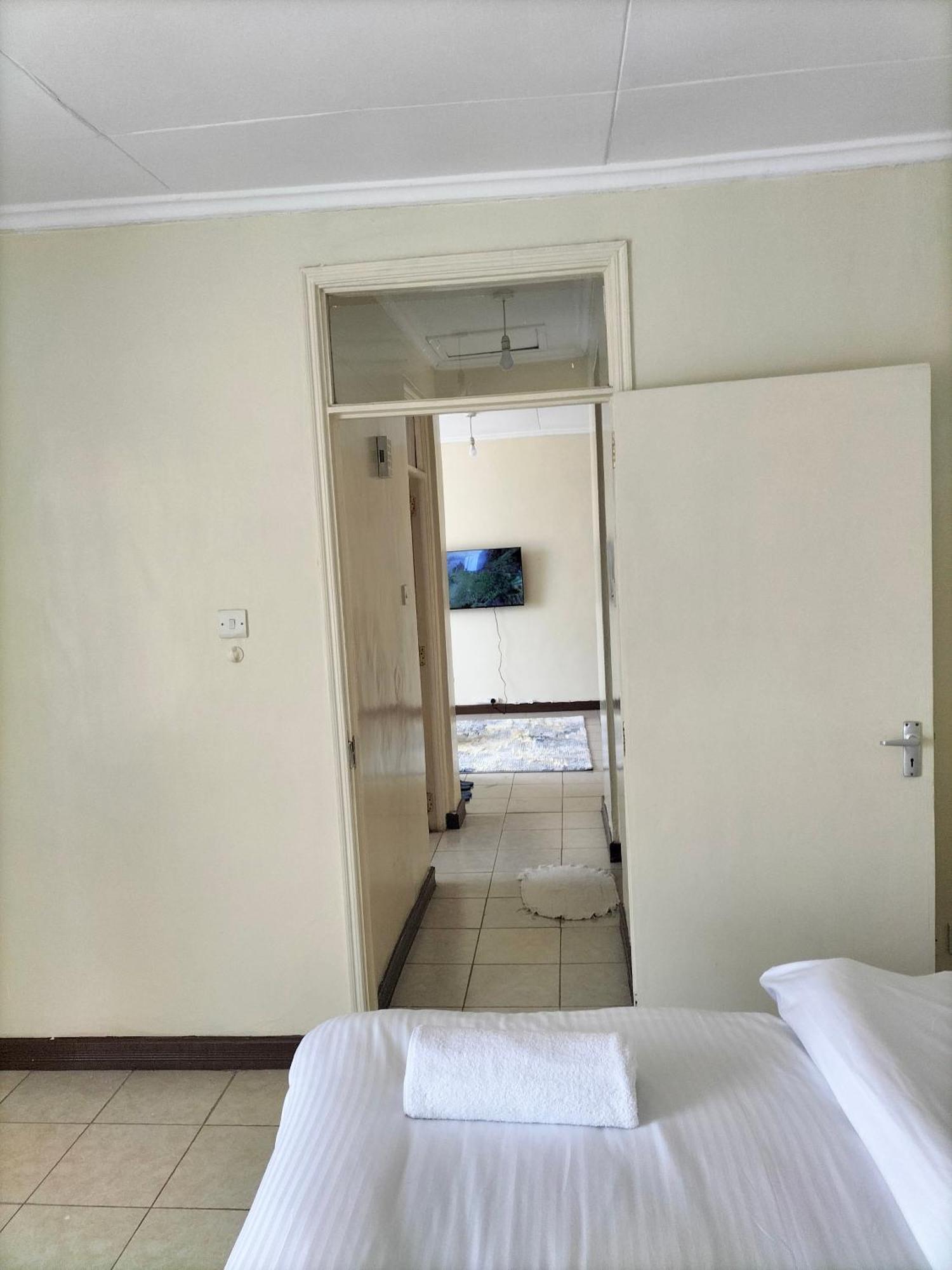 Apartment Johari And Shared Westlands *