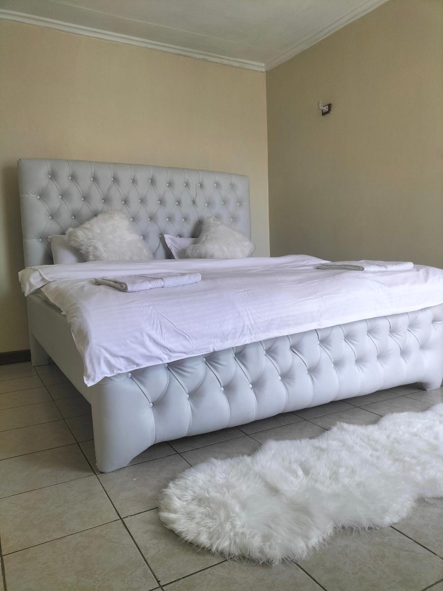 Johari And Shared Westlands Apartment